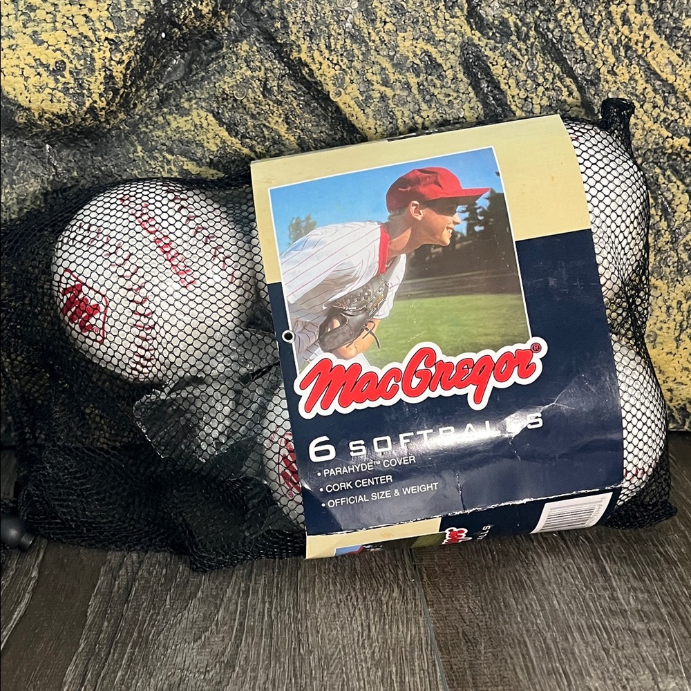 McGregor #92466 RED HAWK 5 Softballs Parahyde Cover Solid State Core Vintage.